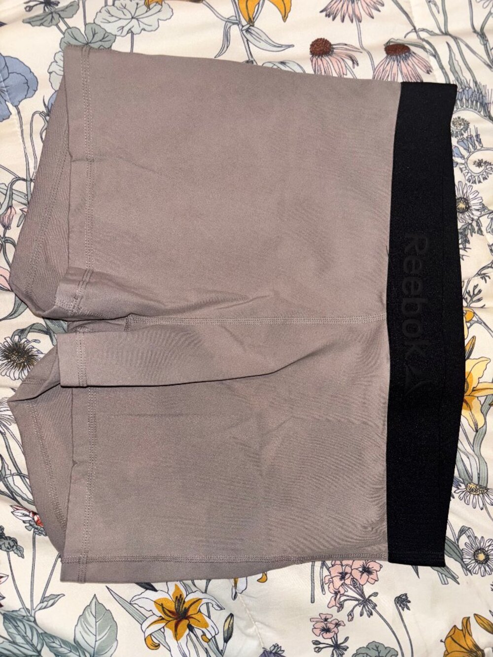 REEBOK ATHLETIC SHORTS LARGE